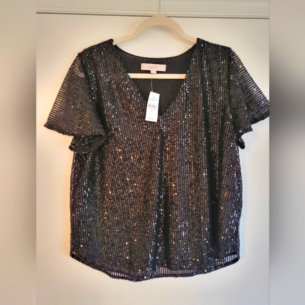 Nwt loft sequin black v neck top m